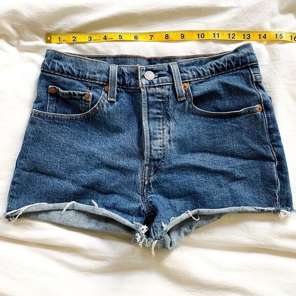 Levi’s 501 Raw Hem Buttonfly Denim Shorts, Size 27 - Picture 3 of 9